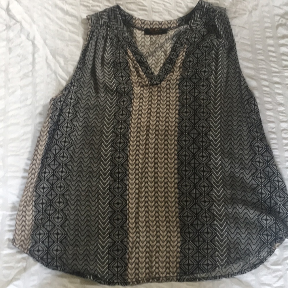 Rennec Black and White Print Blouse
